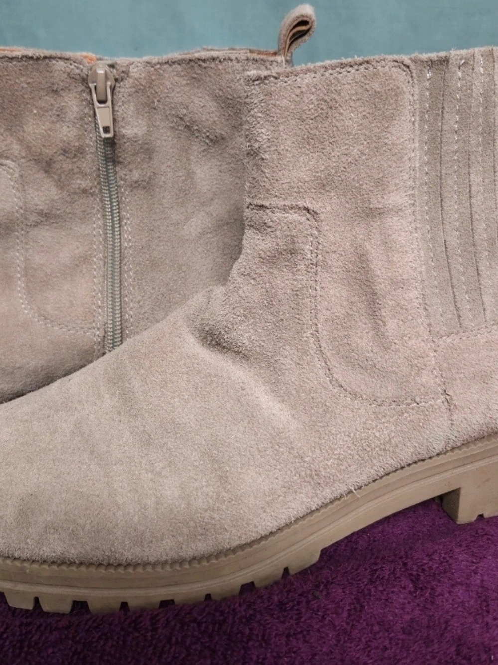 Lucky Brand Hazyl Suede Ankle Boots Women's 9.5 Sand Chelsea Lug Sole Zipper